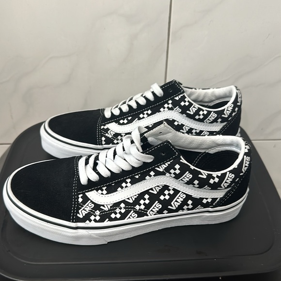 Vans Old Skool Sneakers - Picture 3 of 11